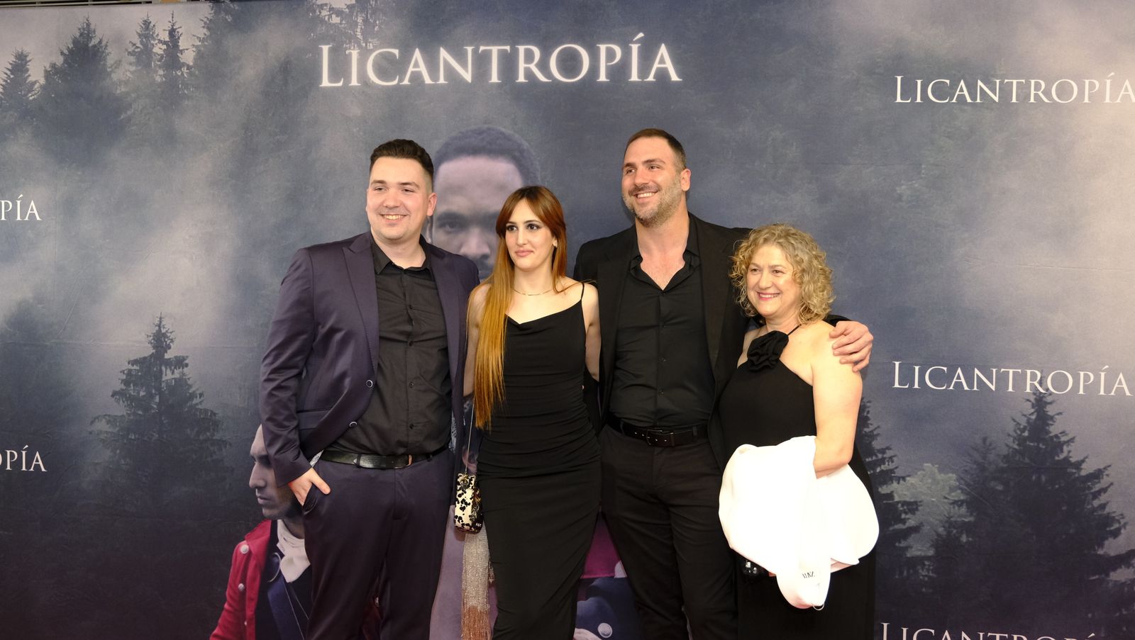 Imágenes del estreno en Almería de la película Licantropía