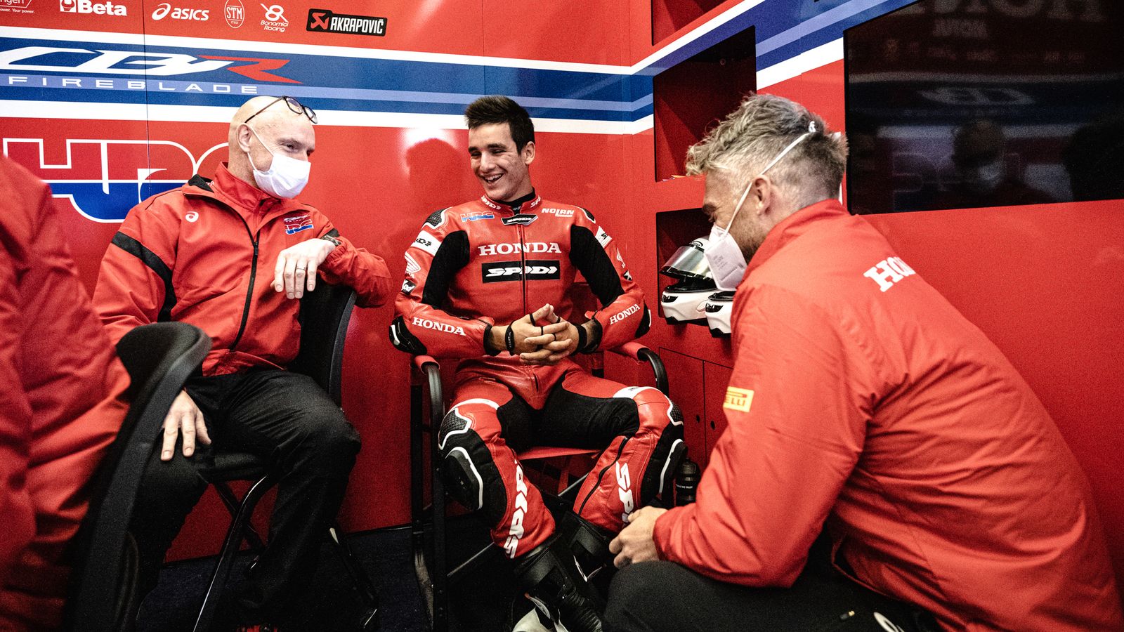 Lecuona se fracturó el dedo meñique el miércoles y  no pudo correr el viernes.