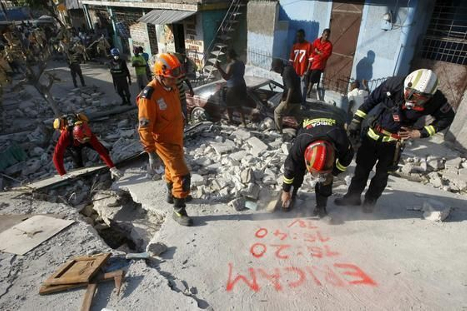 La comunidad internacional se vuelca en la ayuda hacia la población haitiana. / Reportaje Gráfico: EFE