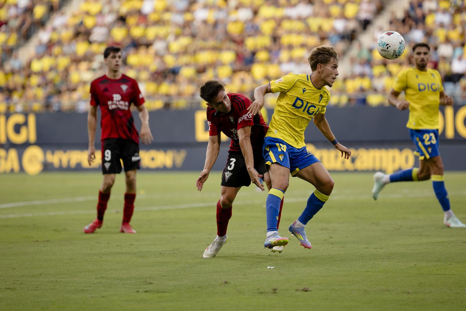 Búscate en las imágenes del primer partido del Cádiz CF- Mirandés