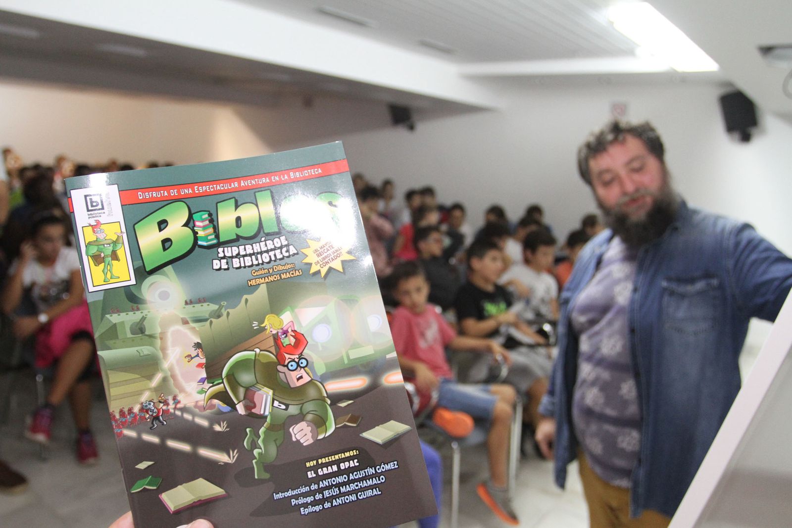 Biblos el superhéroe de la biblioteca