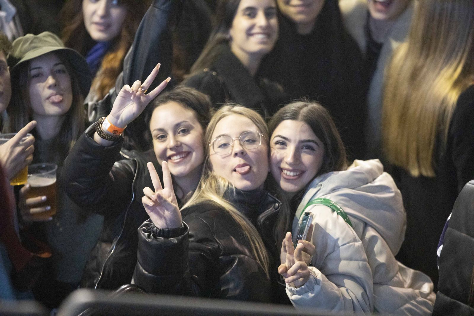Dellafuente vuelve a tocar la cúspide en su segundo concierto en Granada, en imágenes
