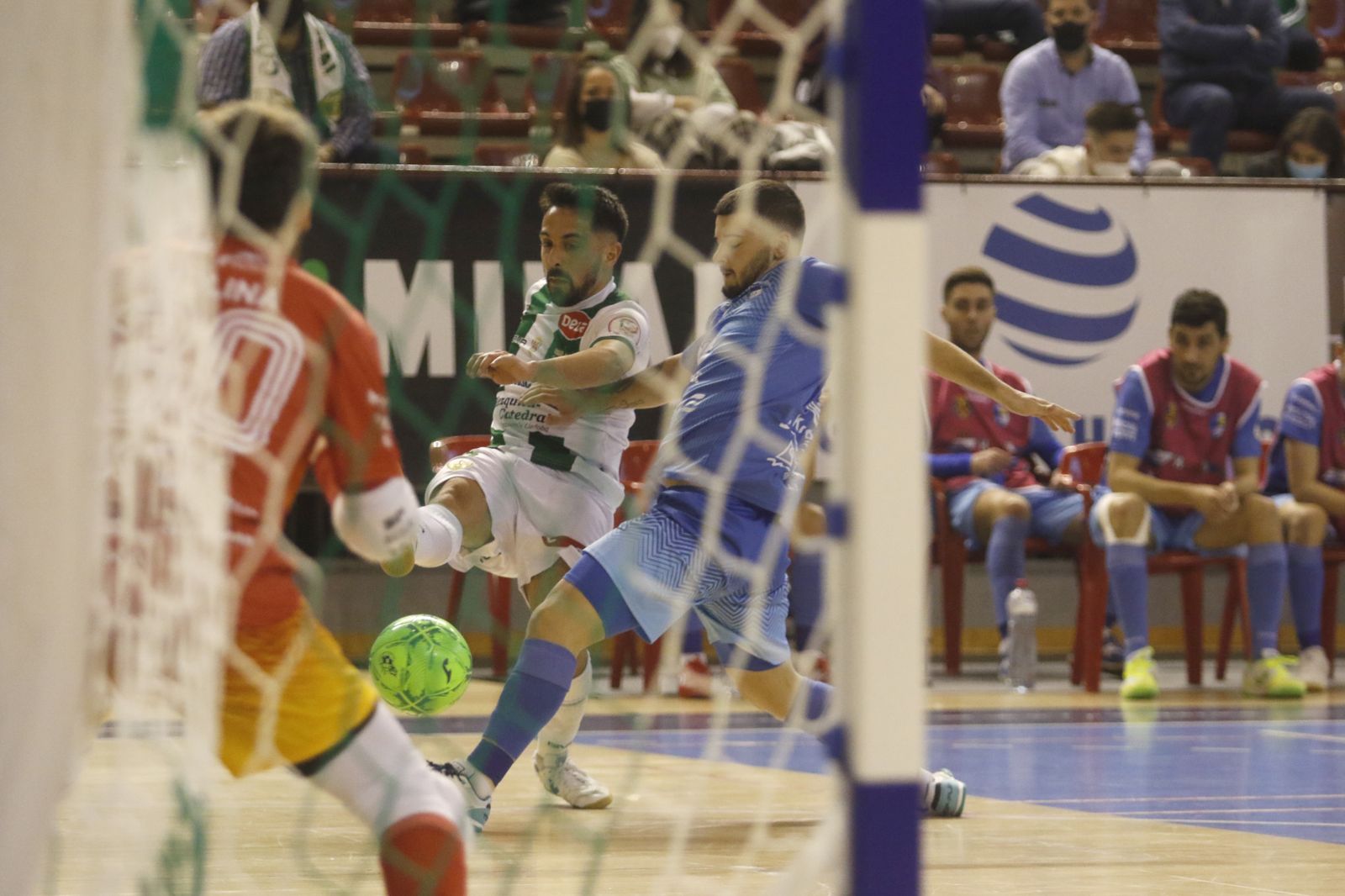Fotografías: La victoria del Córdoba Futsal sobre el Peñíscola