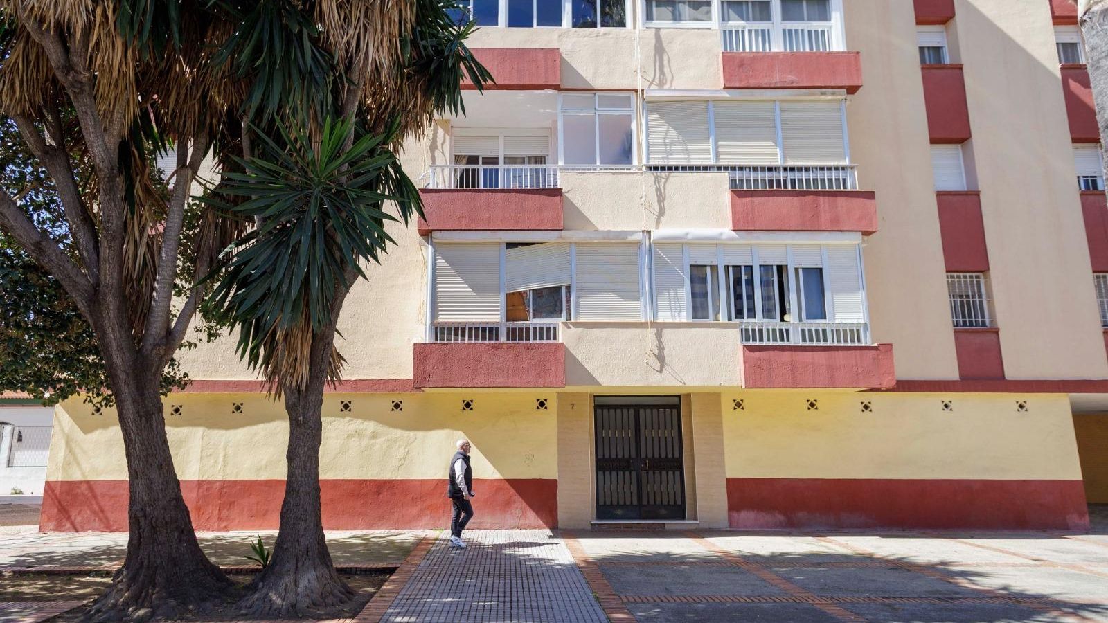 Fachada del número 7 de la Avenida del Guadalquivir, en la Barriada de La Paz