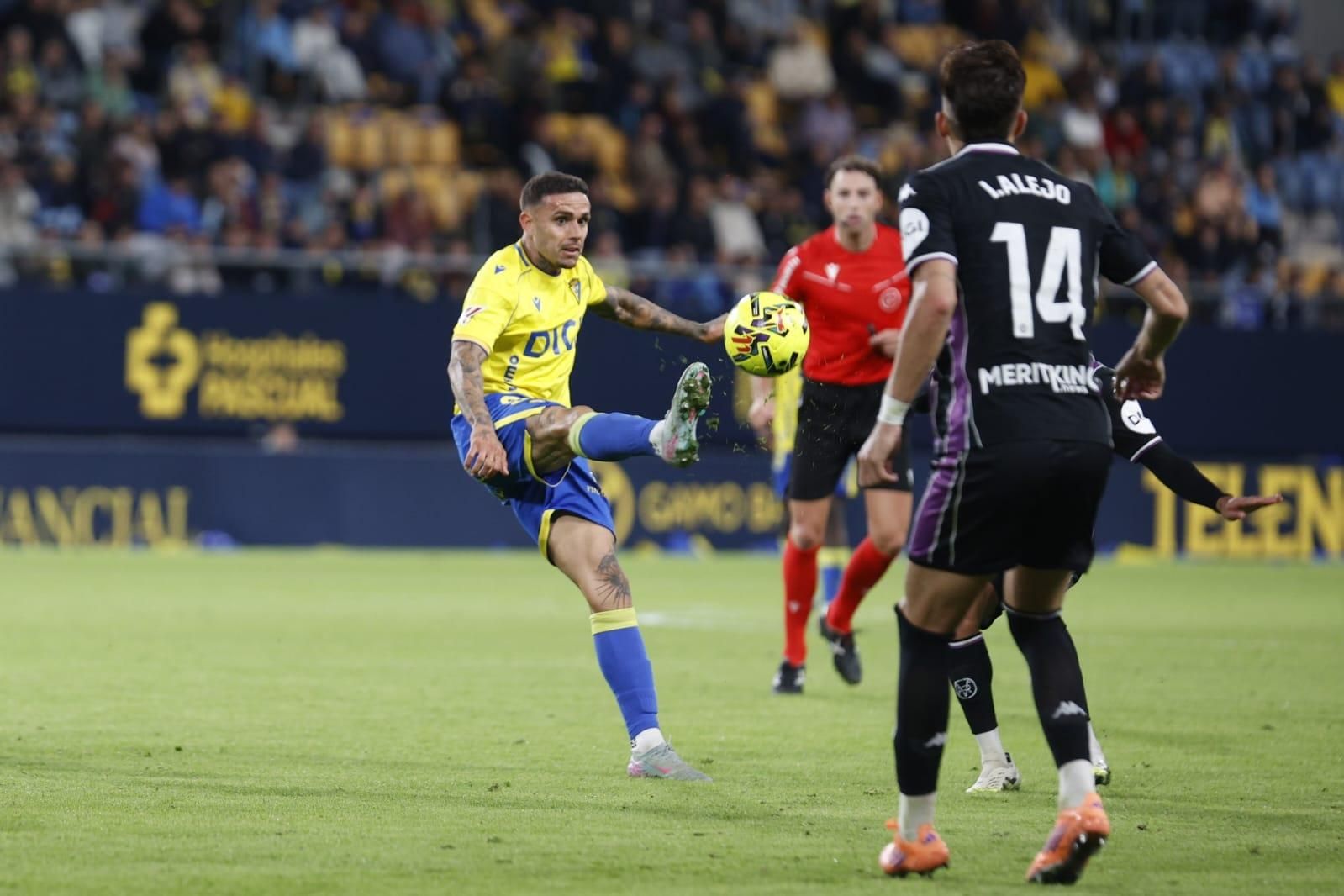 El Cádiz CF sigue atascado con polémica (0-0)