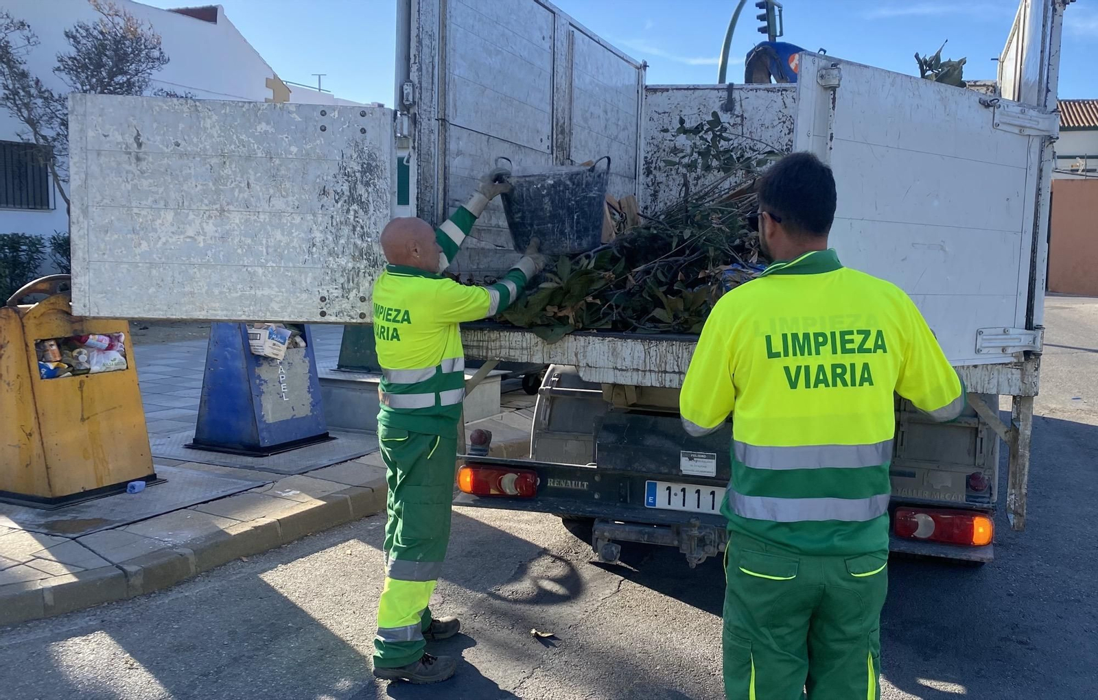 Trabajadores del servicio de limpieza de San Roque.