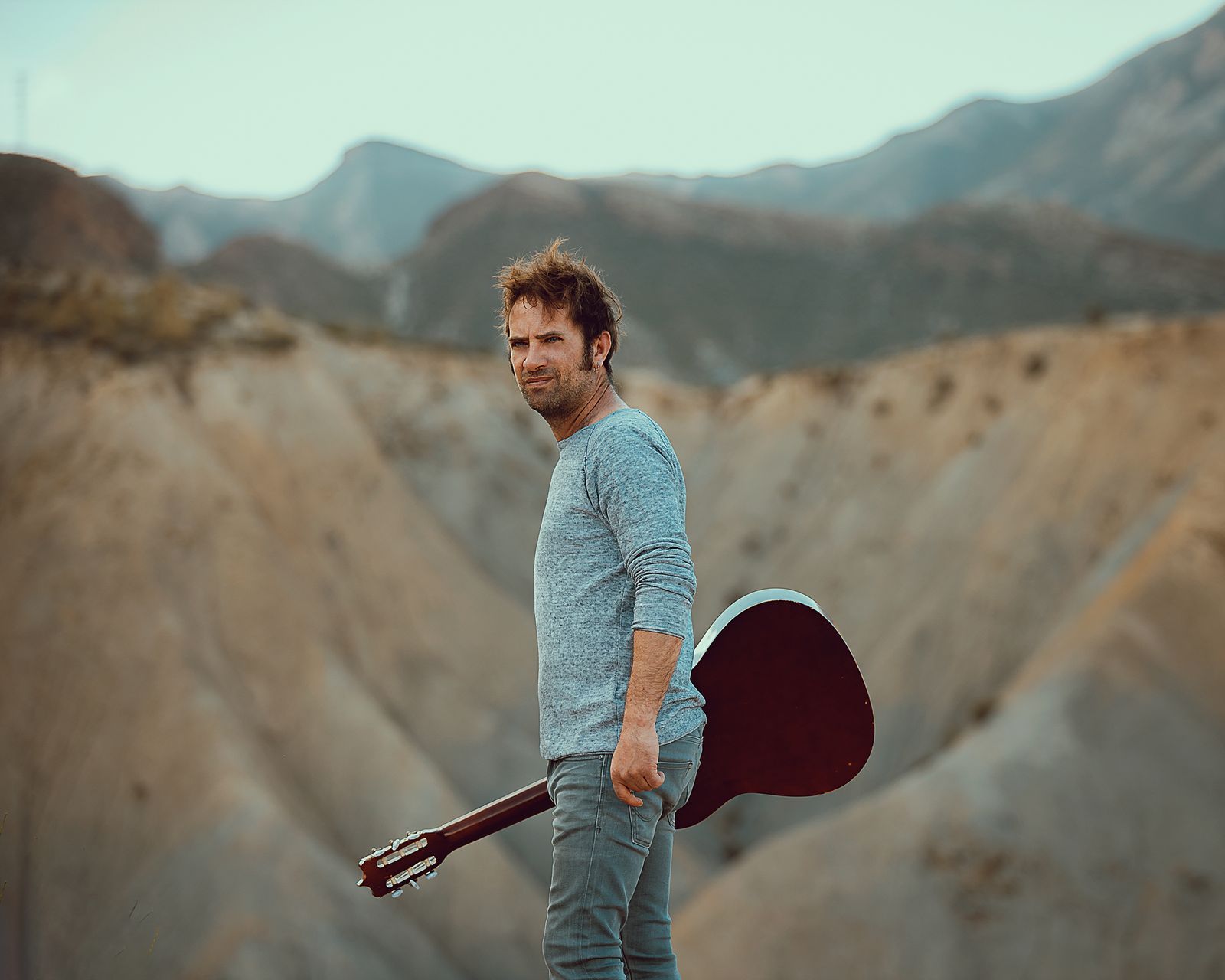 Ezequiel Pasamontes ‘Zarrita’ durante la grabación del videoclip en el Desierto de Tabernas.