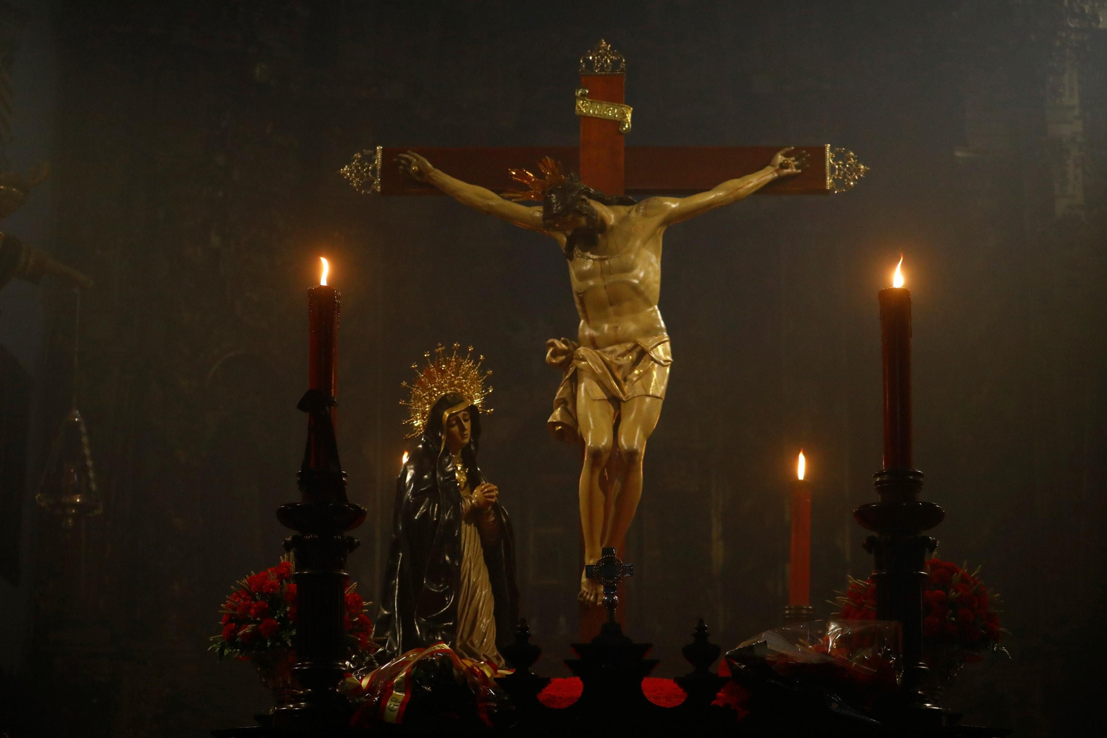 Las mejores imágenes de la Caridad en este Jueves Santo de Córdoba Las mejores imágenes de la Caridad en este Jueves Santo de Córdoba