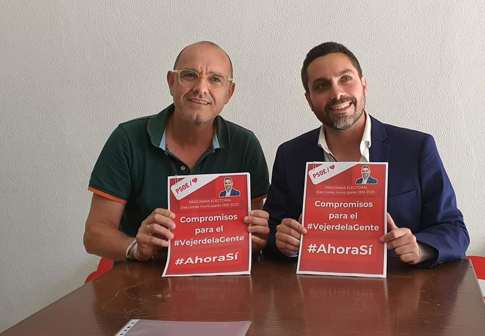 Jose Ligero y Antonio González en la presentación de las 250 propuestas del PSOE.