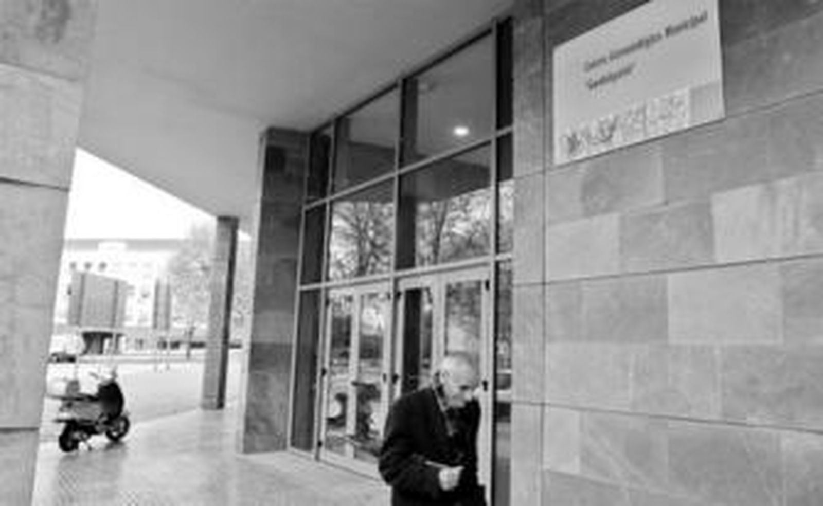 Entrada principal de la residencia de mayores del Guadalquivir.