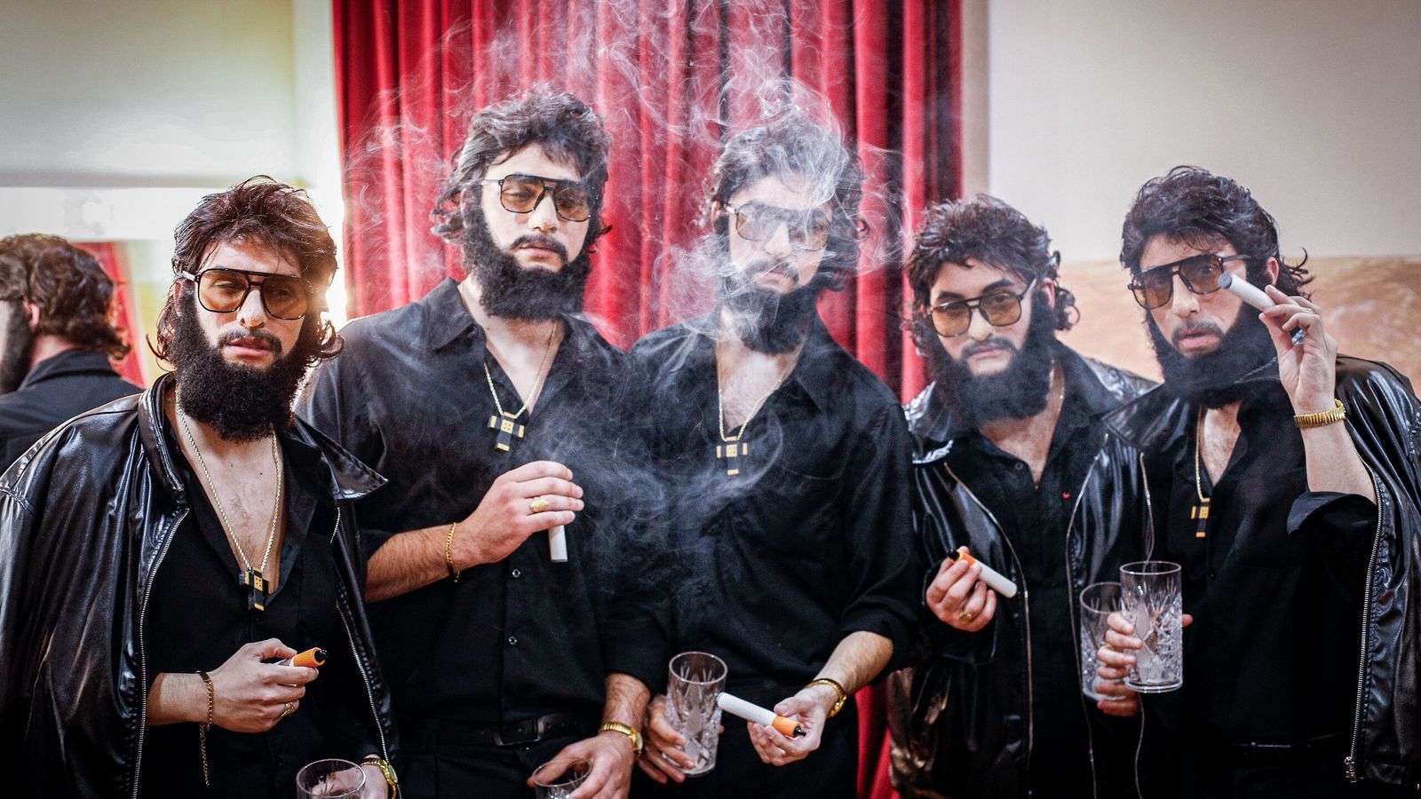 La chirigota de Los calaítas podría sorprender este sábado a muchos de los turistas británicos y estadounidenses que llegarán al puerto de Cádiz a bordo de dos cruceros