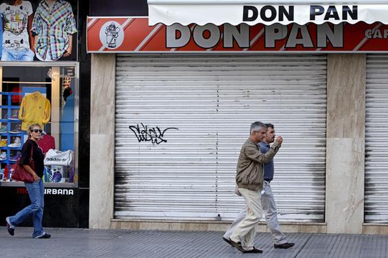 Los piquetes tomaron el centro de la capital desde primera hora de la mañana para impedir la apertura de comercios y empresas. /Jesús Marín