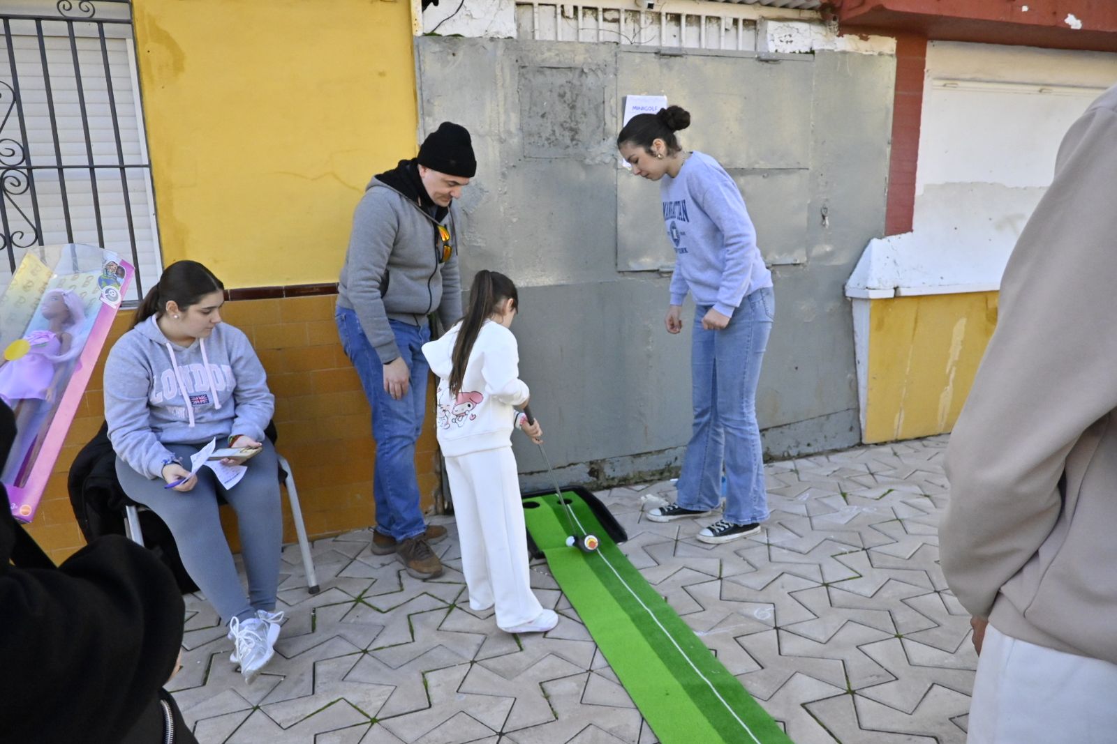 Las fotografías de los juegos de navidad para los niños de Pérez Cubillas