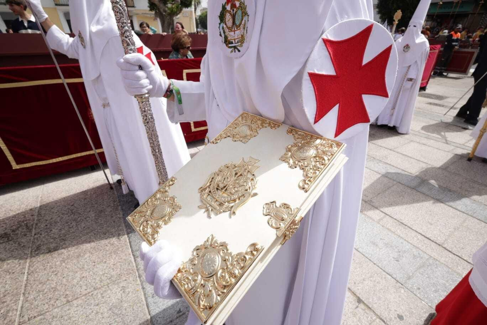 Imágenes de la procesión del Resucitado de la Semana Santa de San Fernando 2023