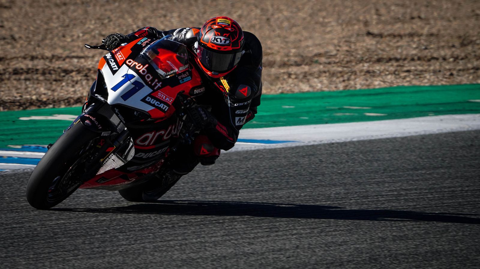 Álvaro Bautista estrena su numero 1 en las pruebas de SBK en Jerez