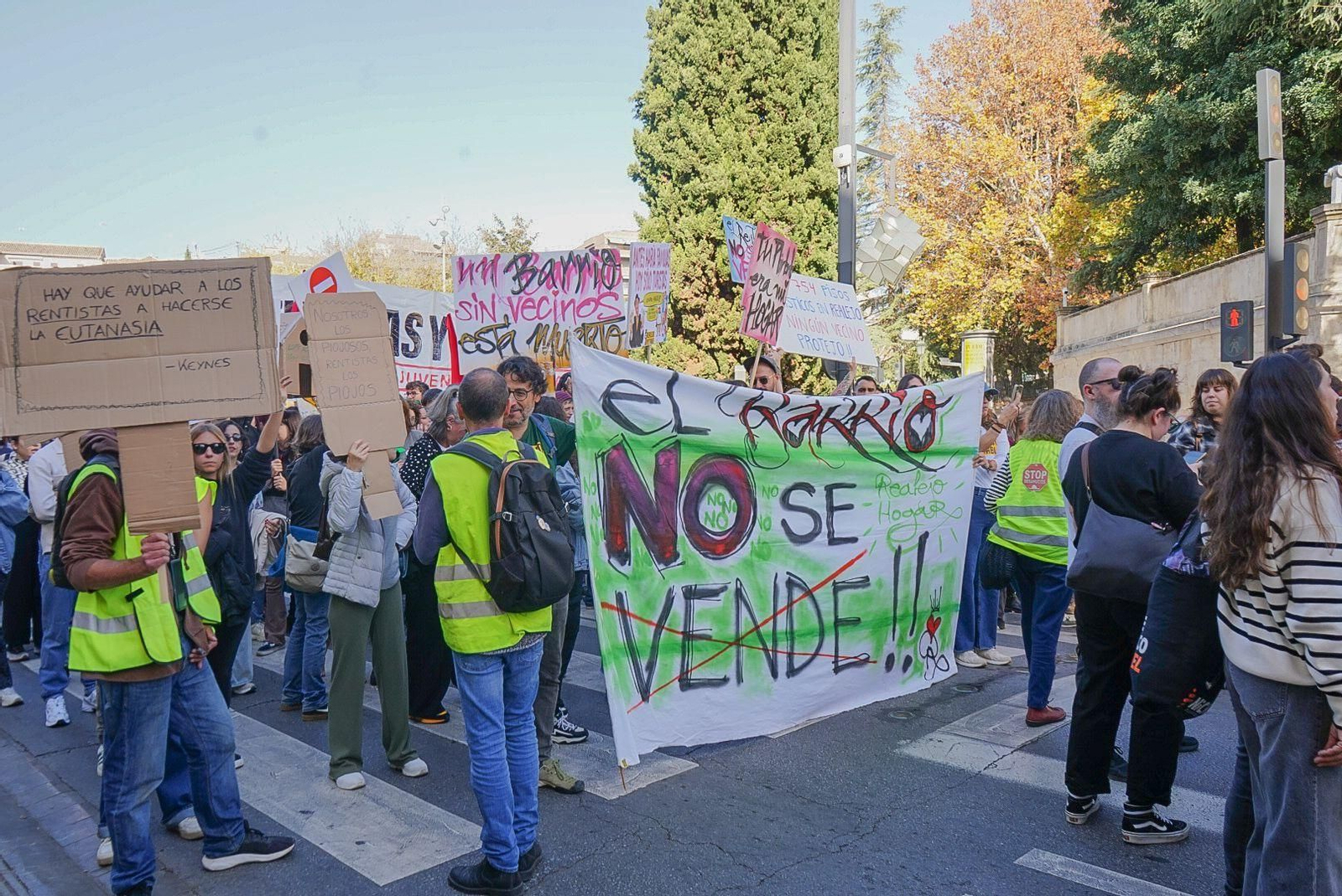 Todas las imágenes de la manifestación de Granada contra el "negocio de la vivienda"