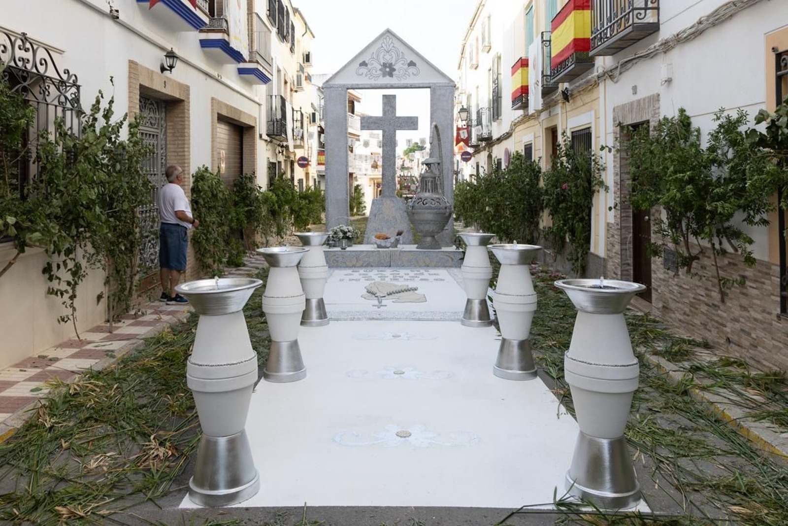 Los vecinos de Villardompardo exponen las obras de su Corpus un año más, en imágenes