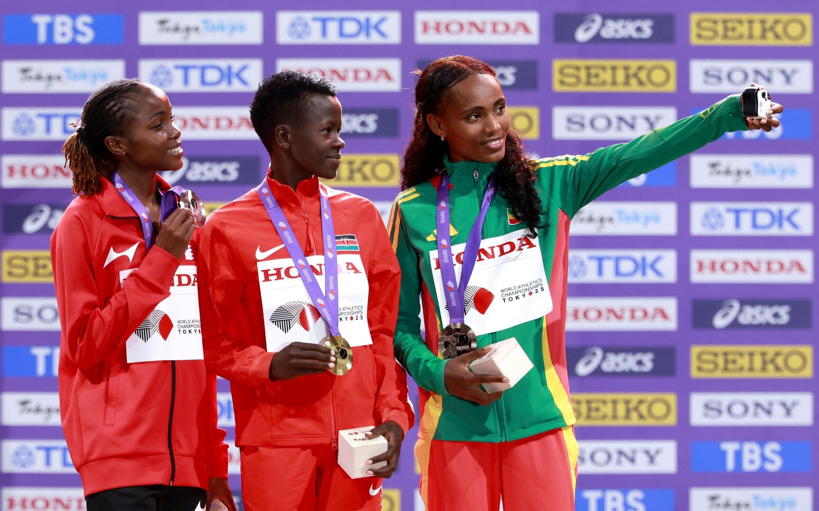 Las fotos del prometedor triunfo de Attaoui y del resto de la jornada del Mundial de Atletismo