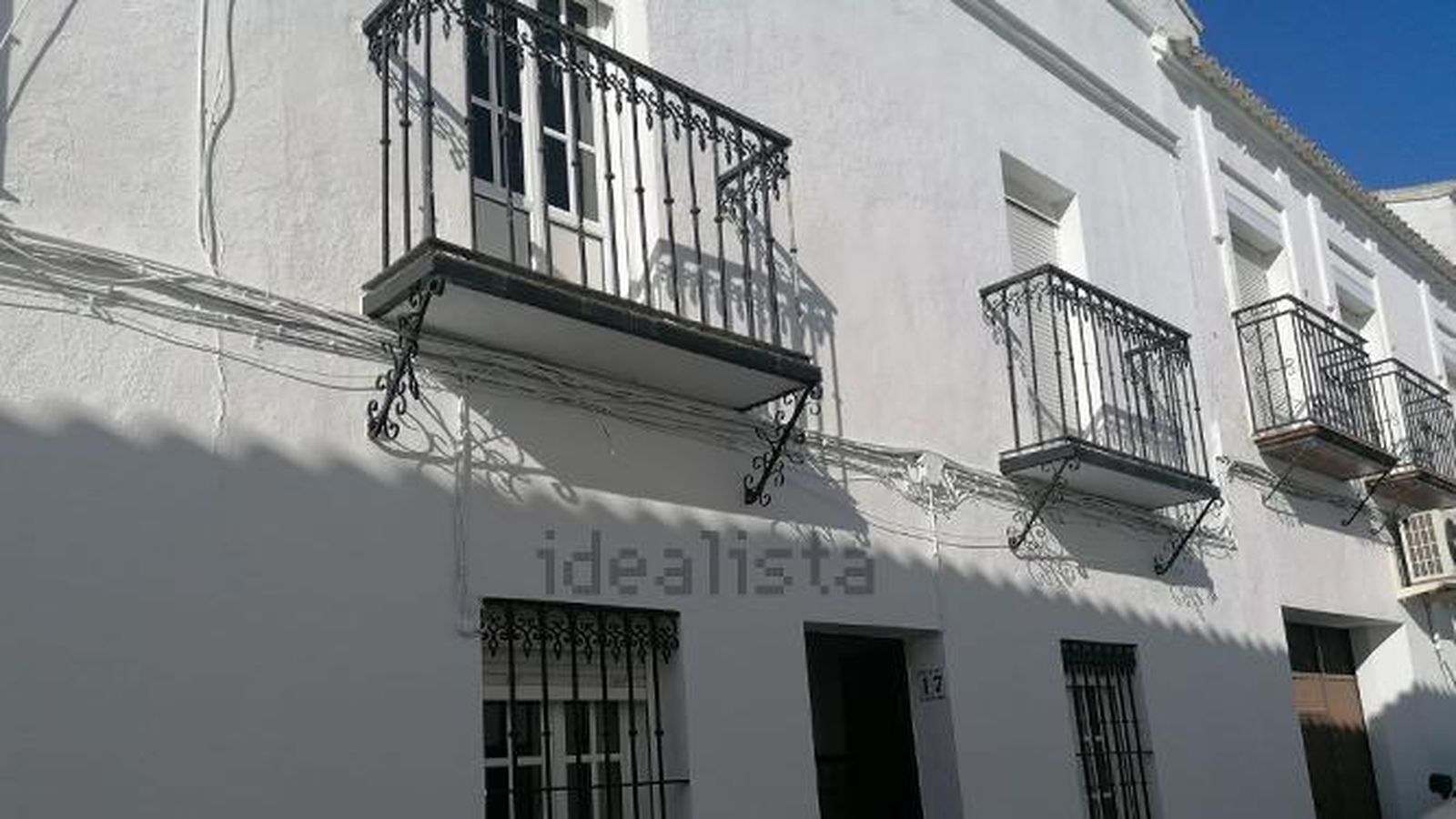 Fachada de la vivienda de Cazalla de la Sierra