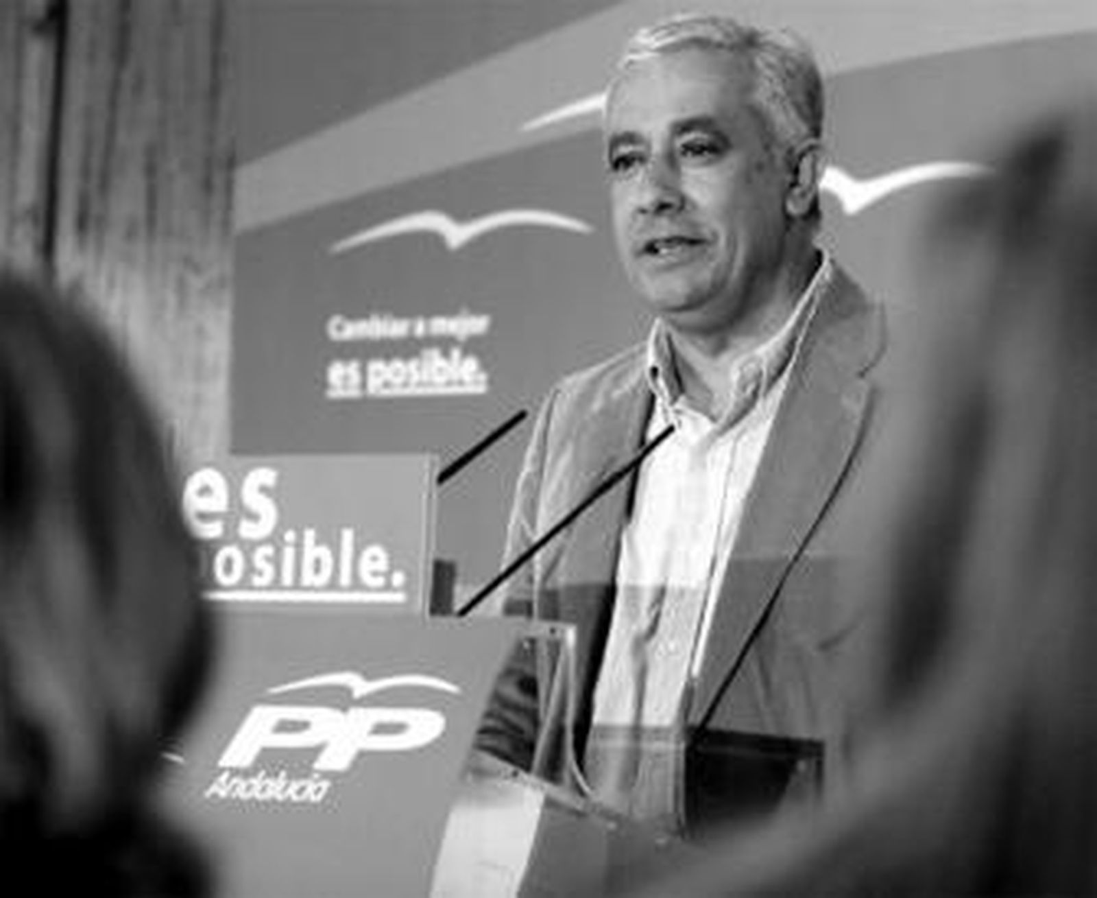 El candidato del PP a la Junta, Javier Arenas, ayer durante el acto celebrado en el hotel de Bahía Sur de La Isla.