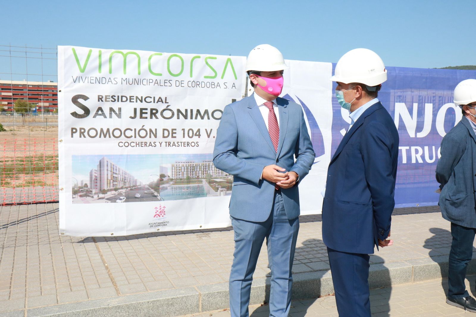 El alcalde de Córdoba, José María Bellido, visita el inicio de las obras de la promoción de VPO San Jerónimo.