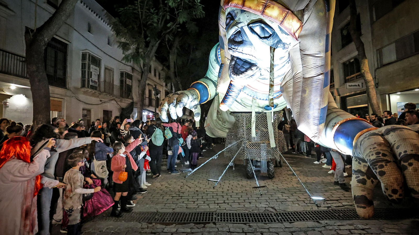 Búscate en la cabalgata de Halloween de Jerez