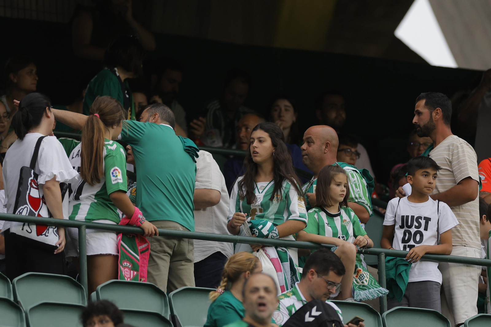 Búscate en las fotos de la despedida de Joaquín