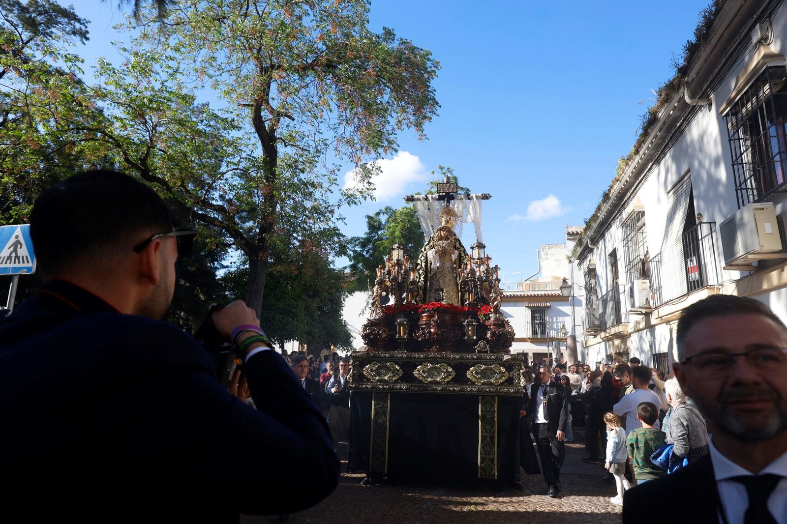 La procesión de la Soledad en este Viernes Santo de Córdoba, en imágenes