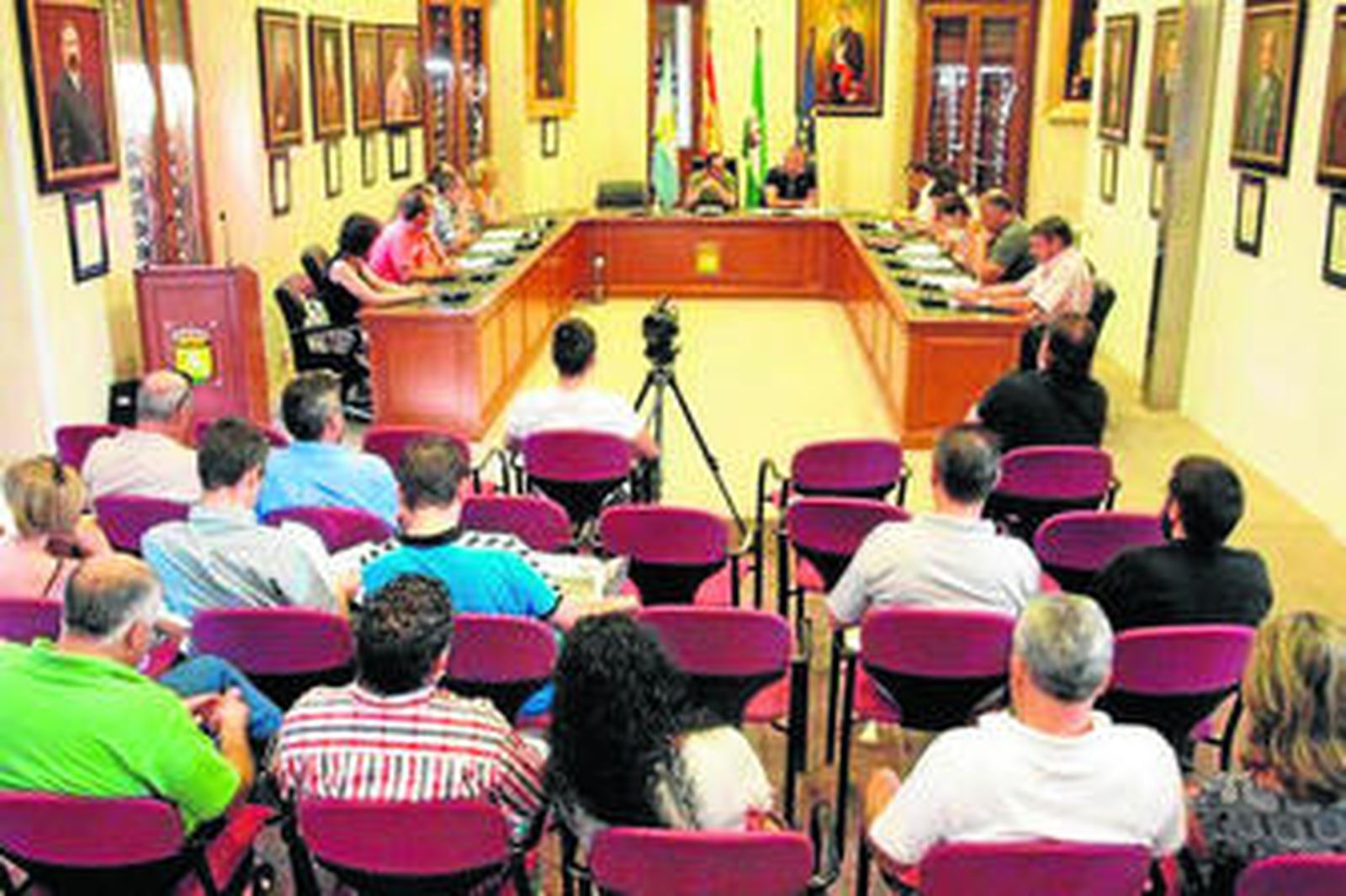 Imagen del pleno extraordinario celebrado ayer en Nerva.