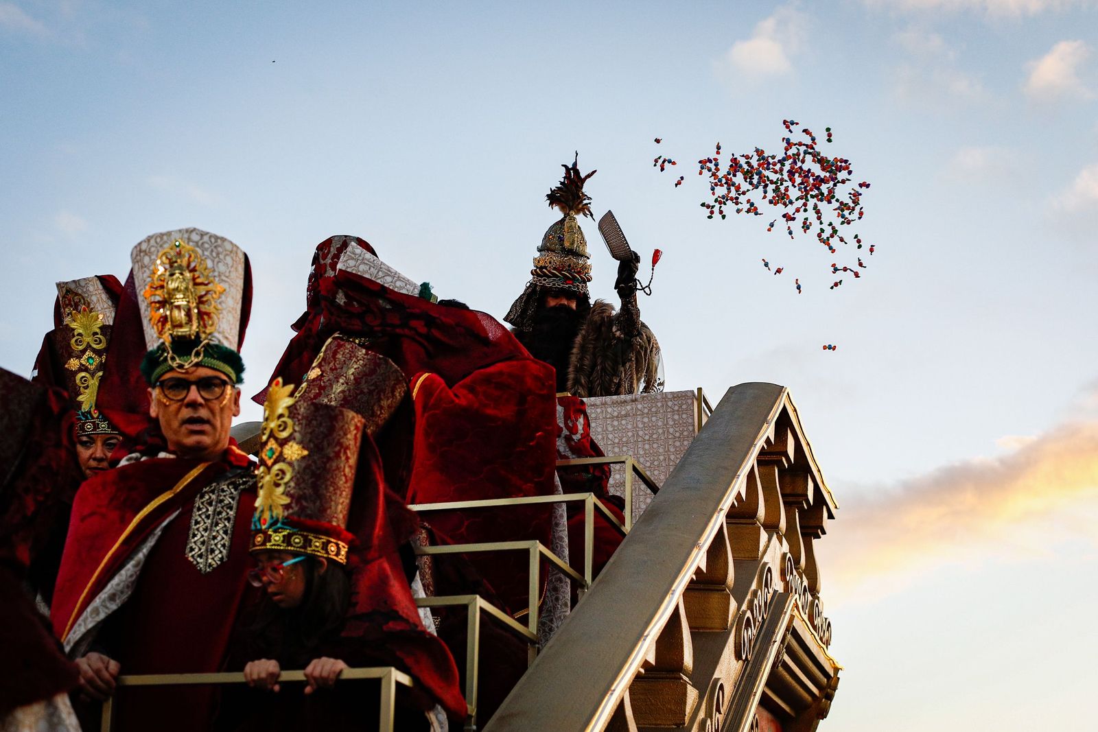 Las imágenes de la cabalgata de los Reyes Magos de San Fernando 2026