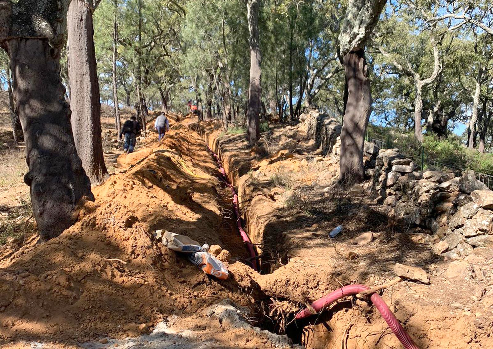 Obras en la red de suministro de agua de Santa Ana.