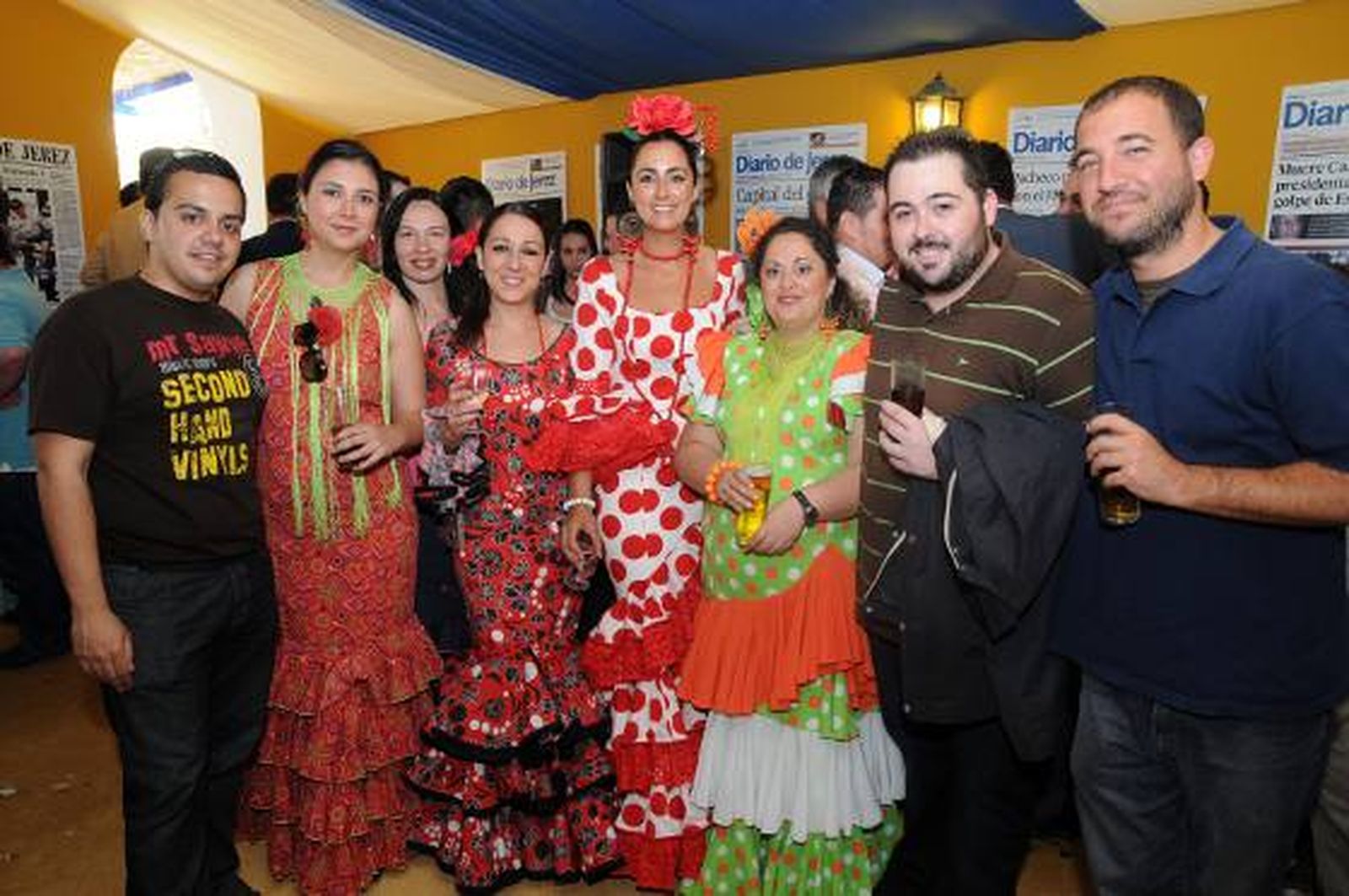 Compañeros de la edición digital de Diario de Cádiz, junto a los redactores de Diario de Jerez Jorge Miró y Luis Gonzaga Díaz del Río.

Foto: Manuel Mateo