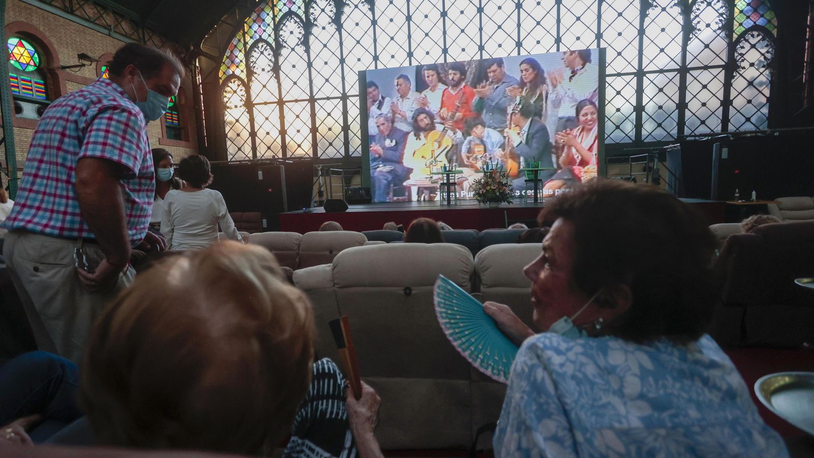 El acto de presentación del libro contó también con la proyección de imágenes y de un documental de Nonio Parejo.