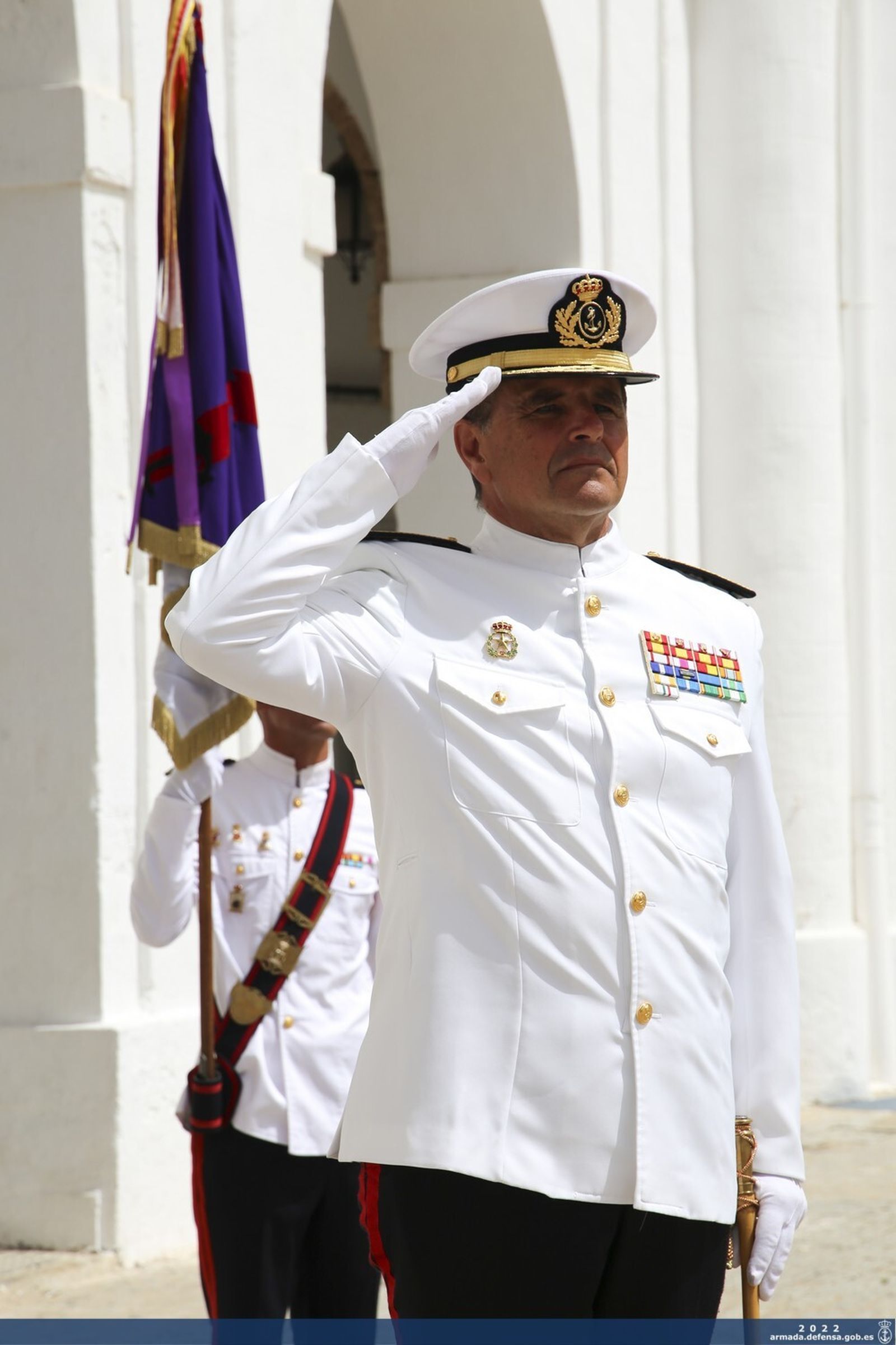 El general Pérez-Urruti durante el acto celebrado en el Tercio del Sur.