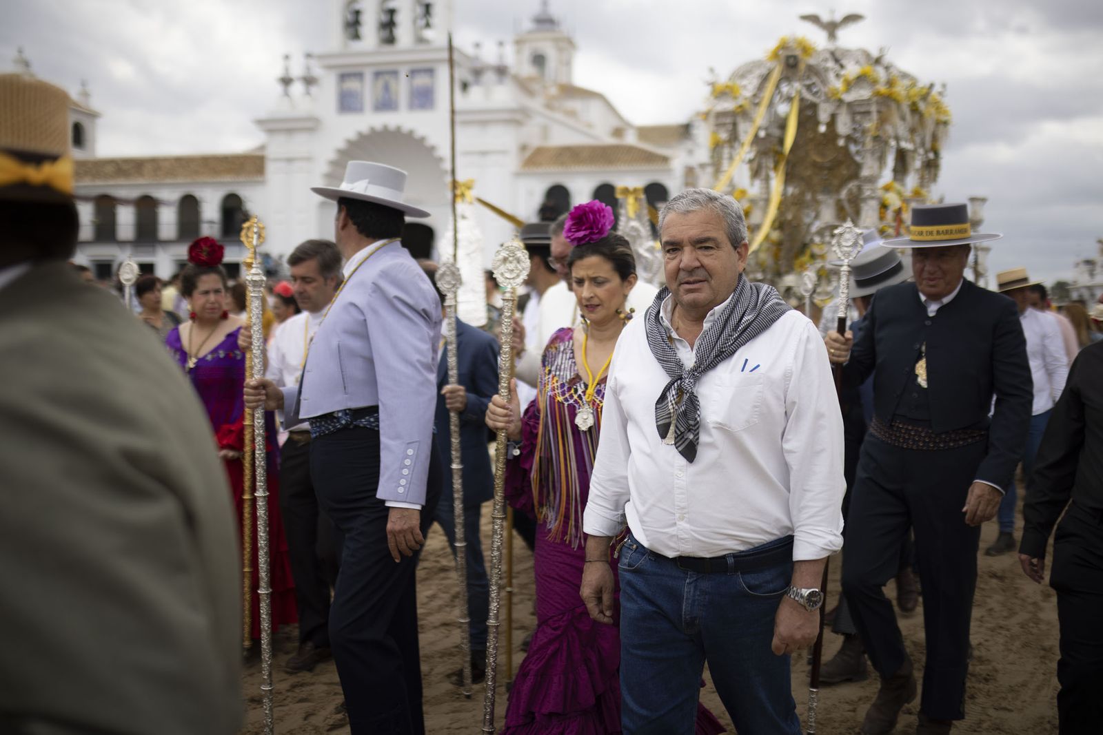 El Rocío 2023: Imágenes de ambiente en la aldea durante la presentación de las Hermandades
