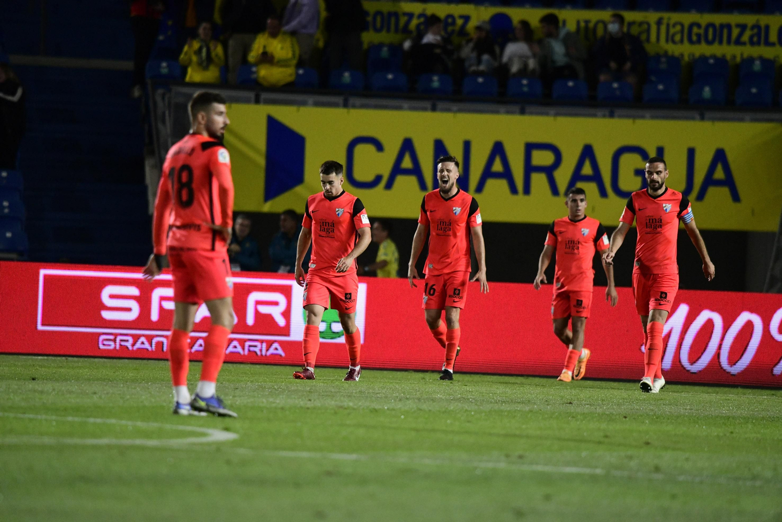 Estampa de los malaguistas tras el primer gol de Las Palmas.