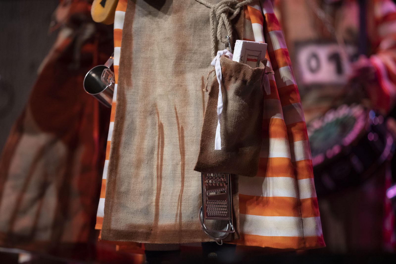 Imágenes de la actuación de la murga de Sanlúcar la Mayor 'El priorato de Don Simón' en el Carnaval Colombino