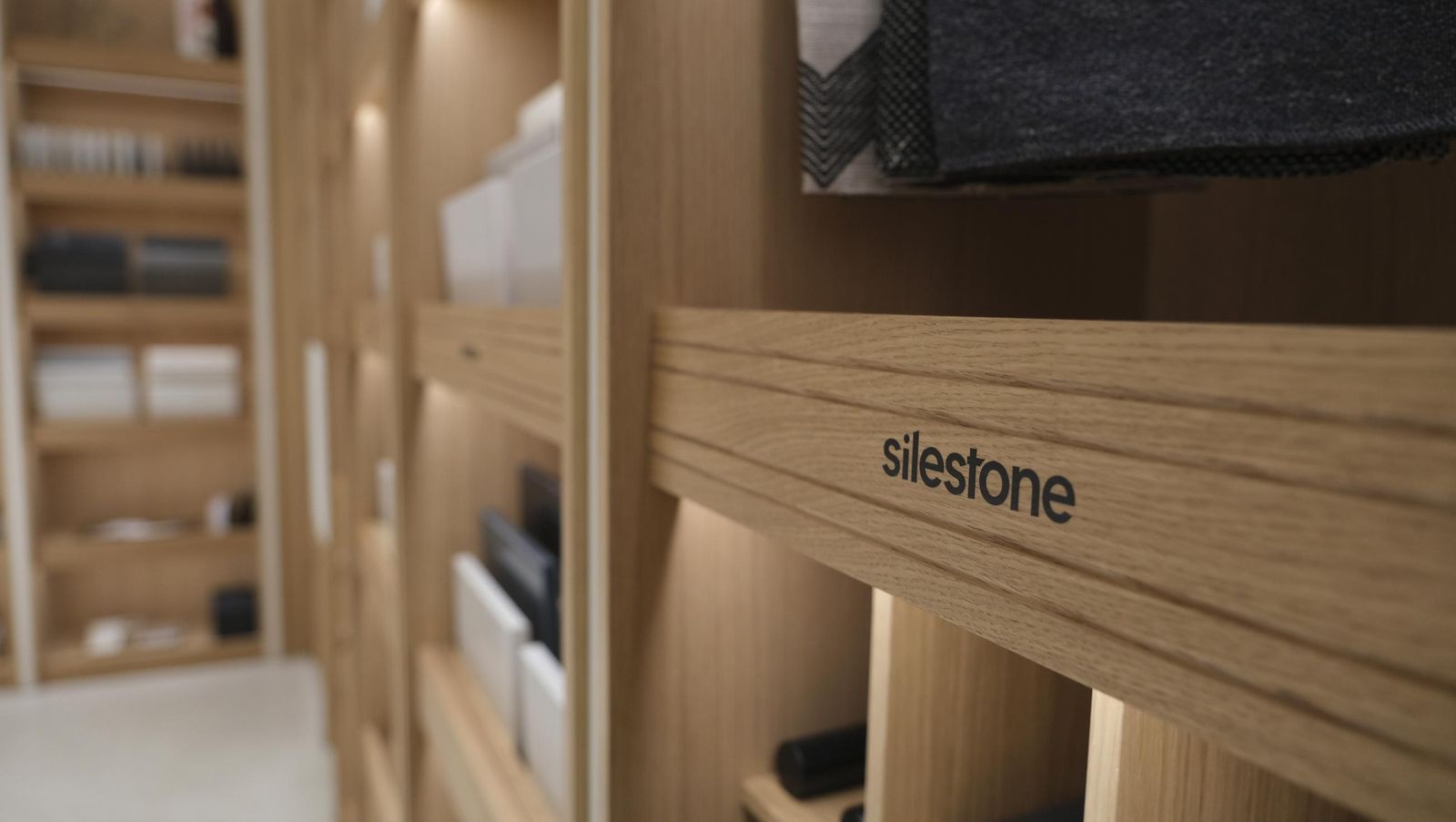 Cosentino City llega al Paseo de Almería , en imágenes