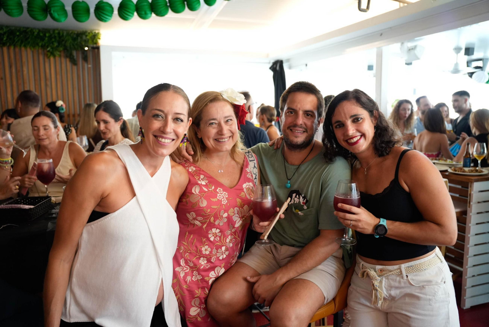 Los almerienses disfrutan del martes en la Feria del Mediodía