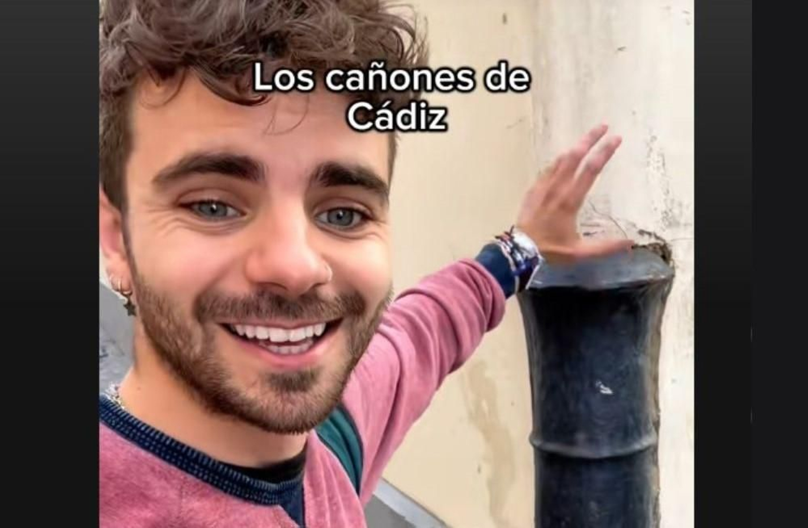 Influencer se sorprende por encontrar cañones en las esquinas de las calles de Cádiz