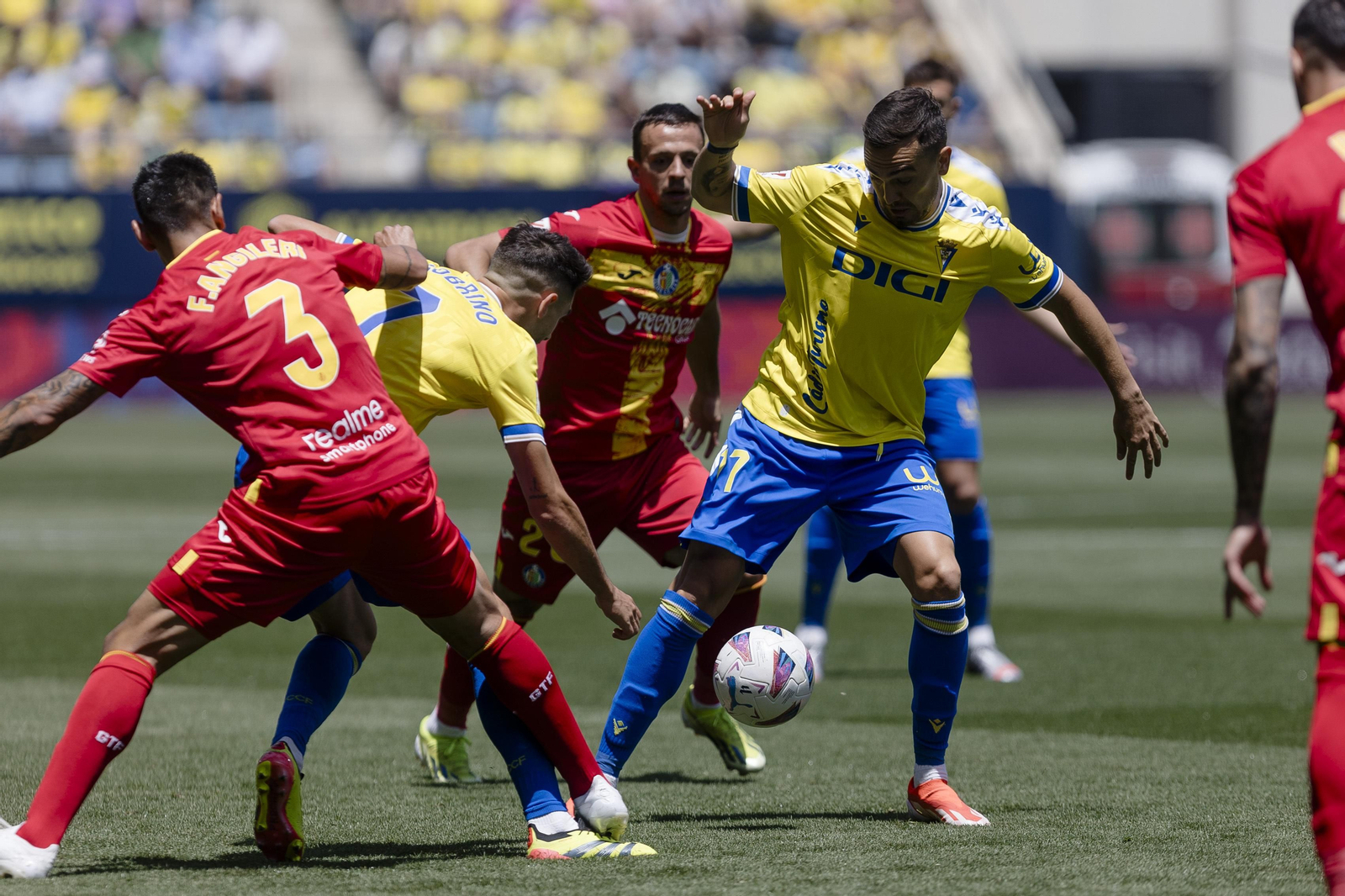 Las imágenes del partido entre el Cádiz C.F y el Getafe