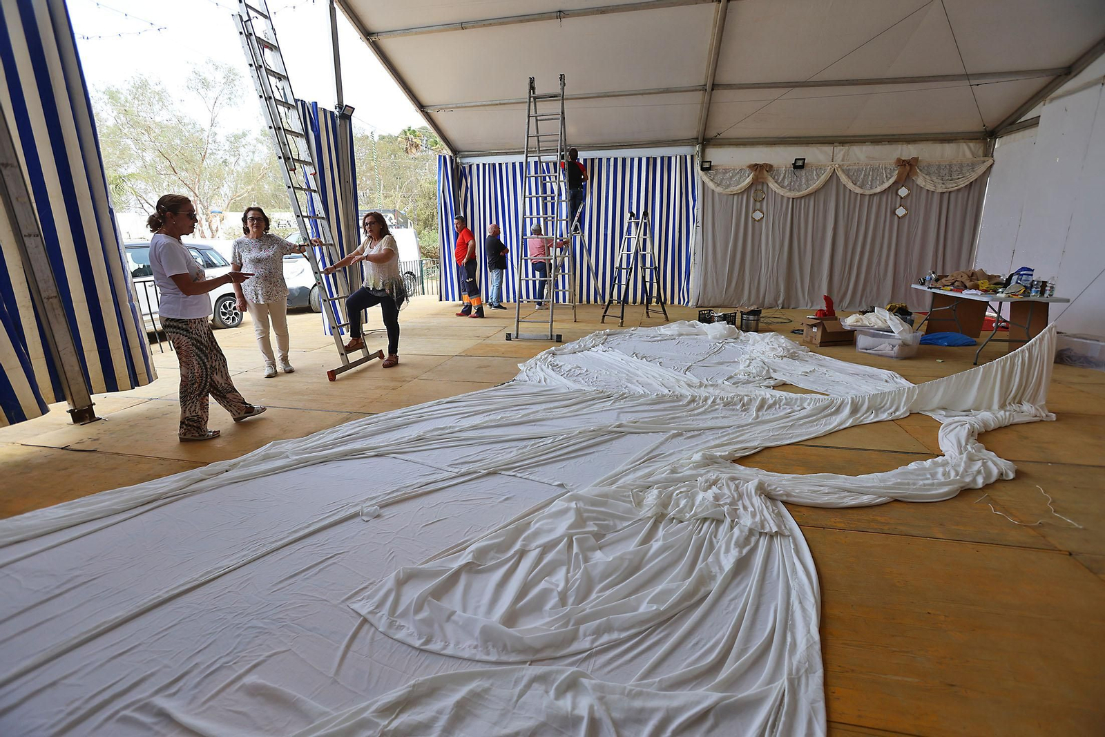 Imágenes de los preparativos en el recinto de la Feria del Caballo 2024