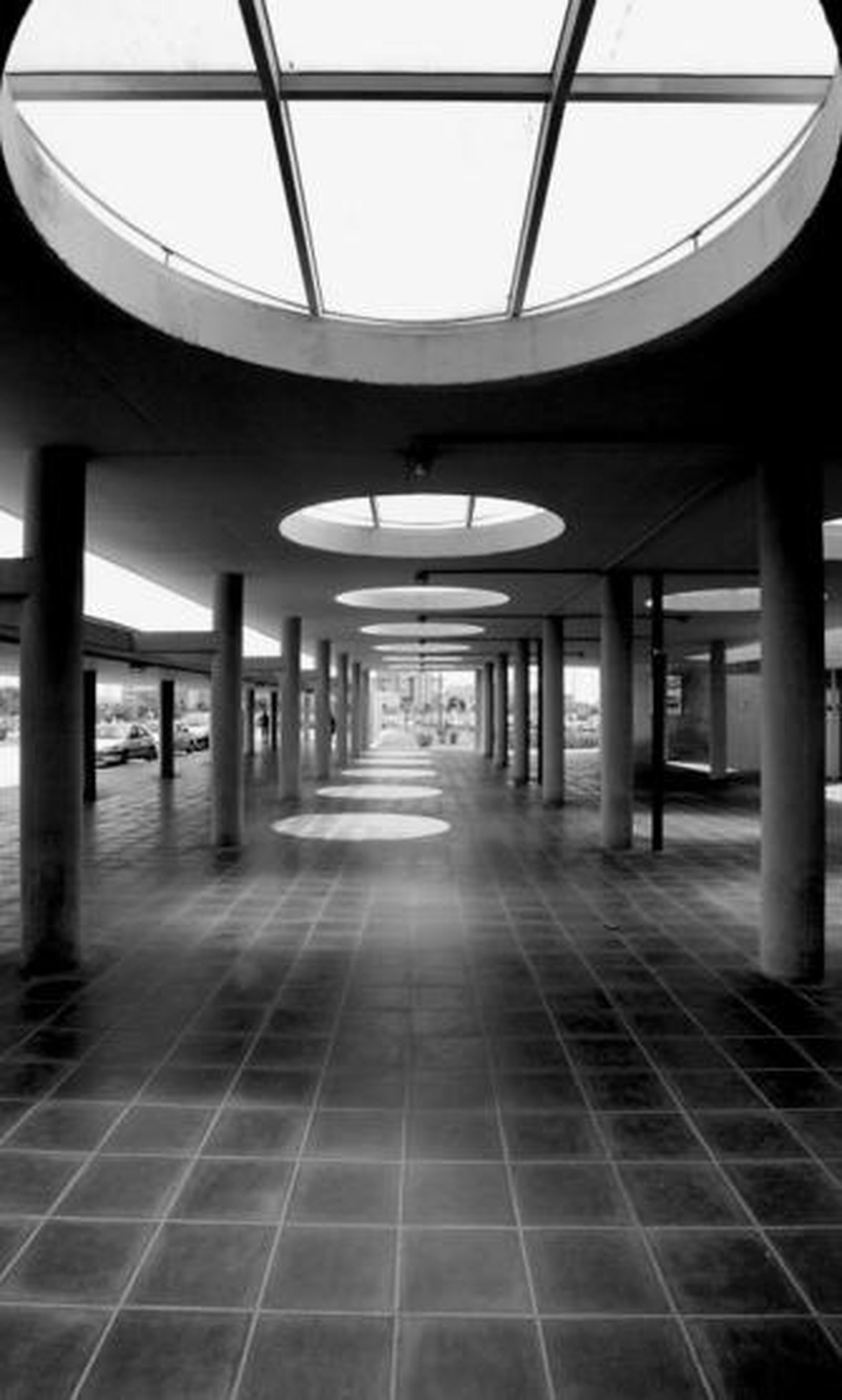 Accesos de la Escuela de Telecomunicaciones.