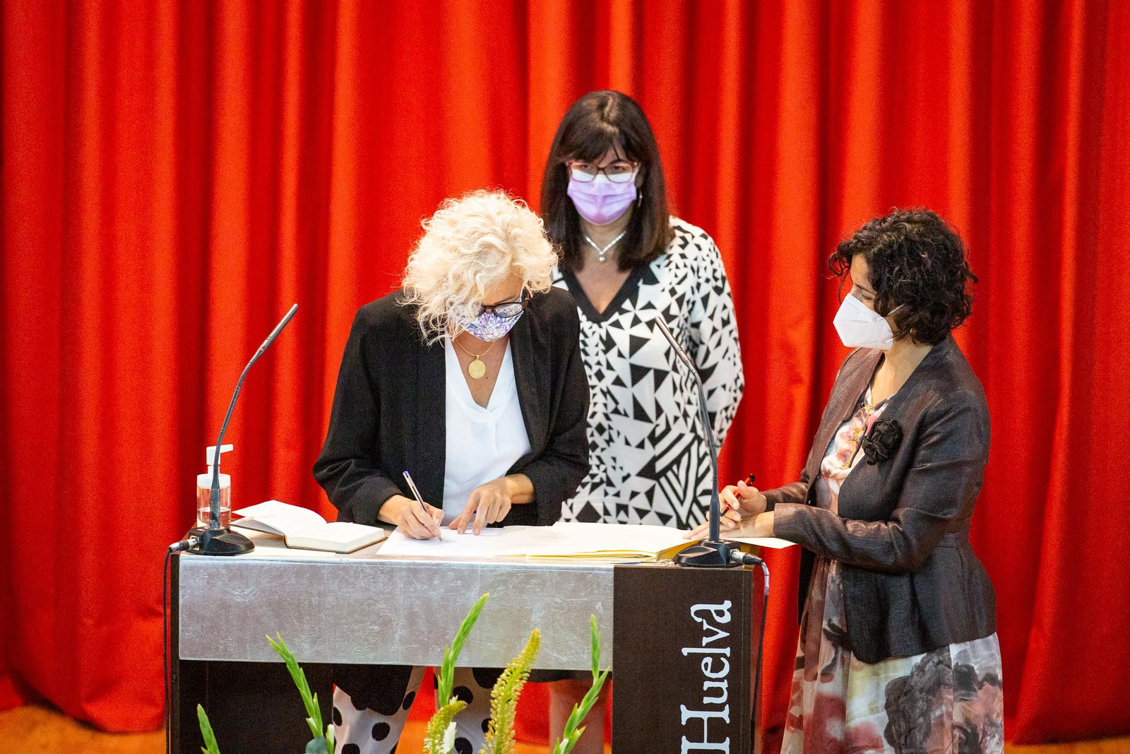 Imágenes de la toma de posesión del equipo de gobierno de la UHU