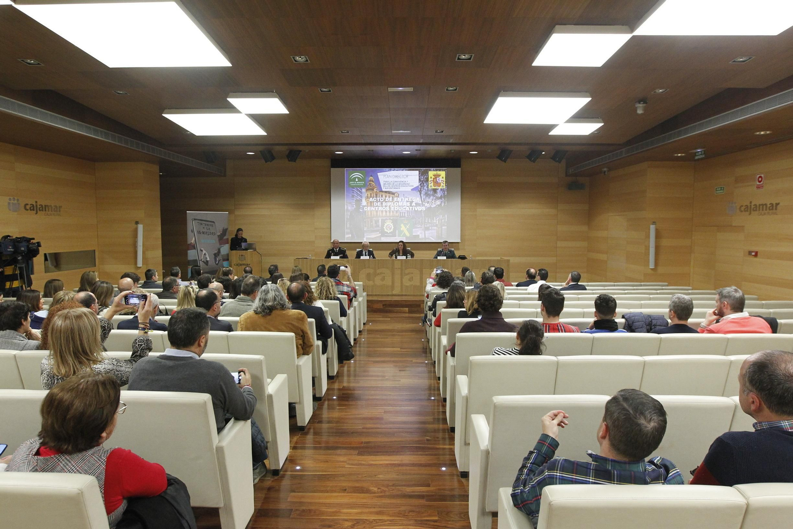 Fotogalería entrega diplomas Plan Director