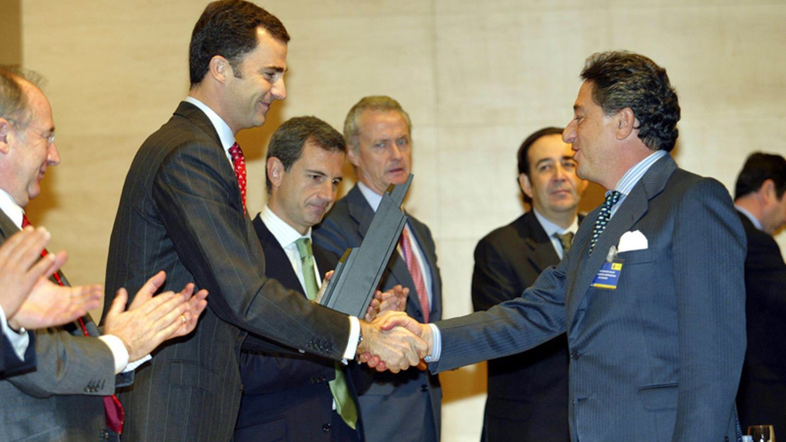 Premio a la Excelencia Empresarial concedido en el año 2003.