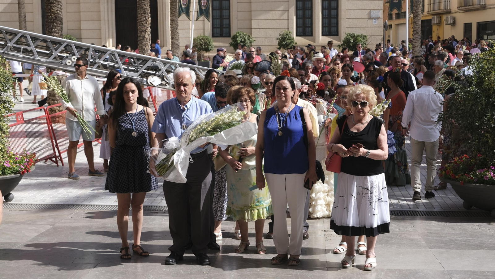 Ofrenda floral a la Virgen del Mar en la Feria de Almería 2024, en imágenes