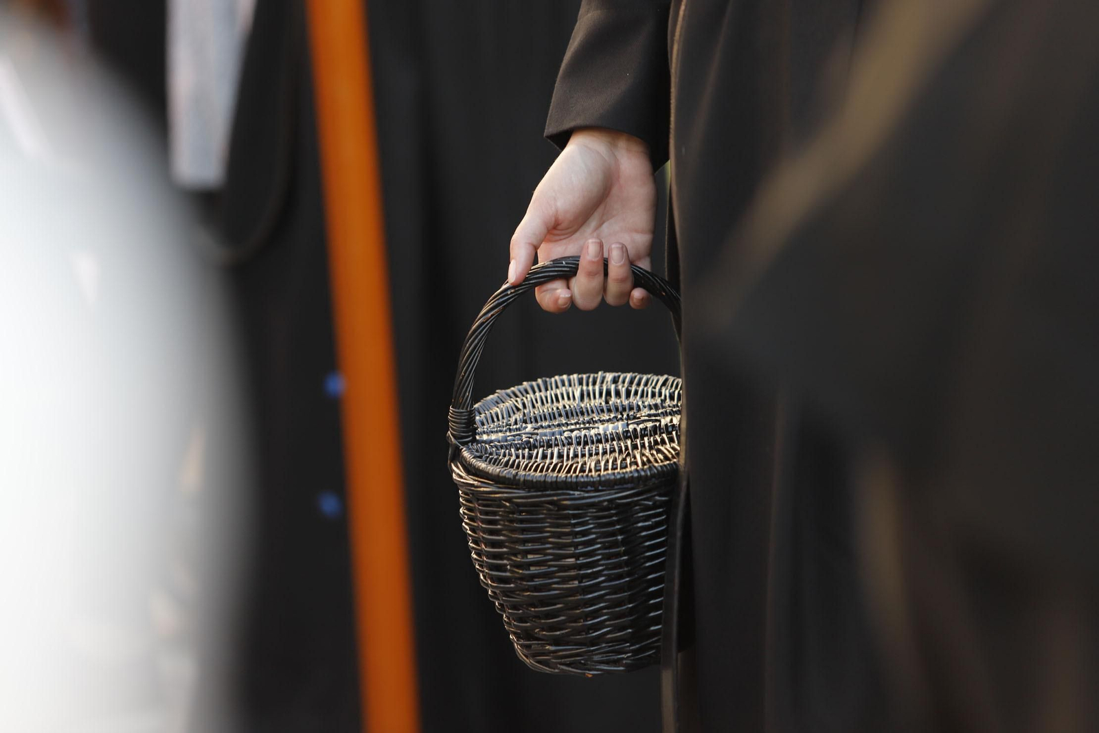 La Hermandad de la Buena Muerte procesiona por las calles de Huelva