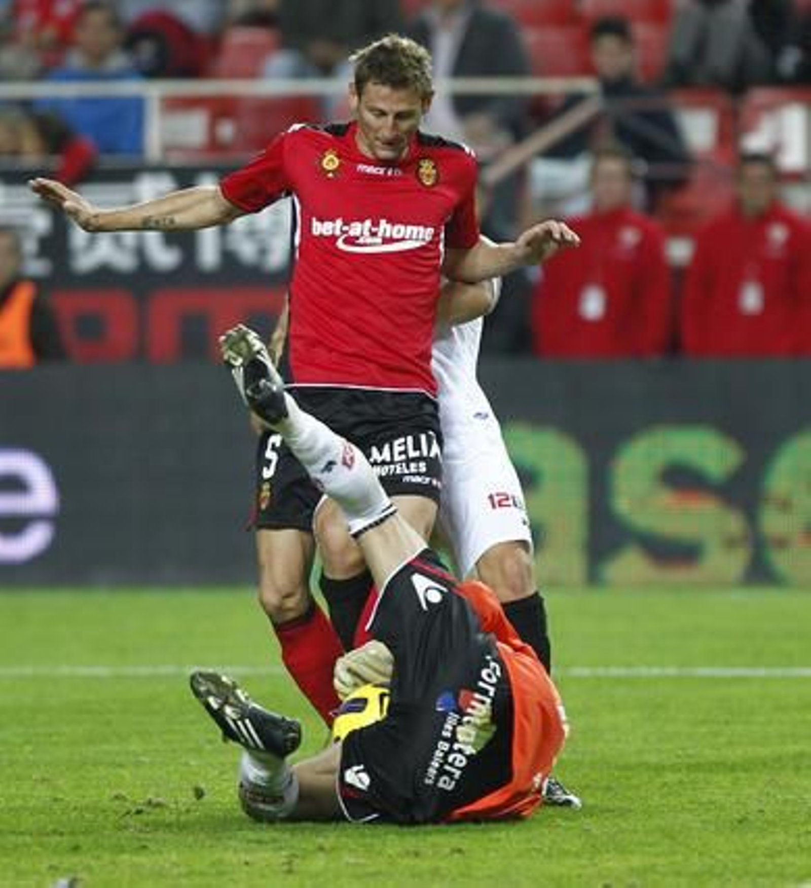 Los de Manzano caen en casa tras un gol del Webo en el minuto 90.

Foto: Antonio Pizarro