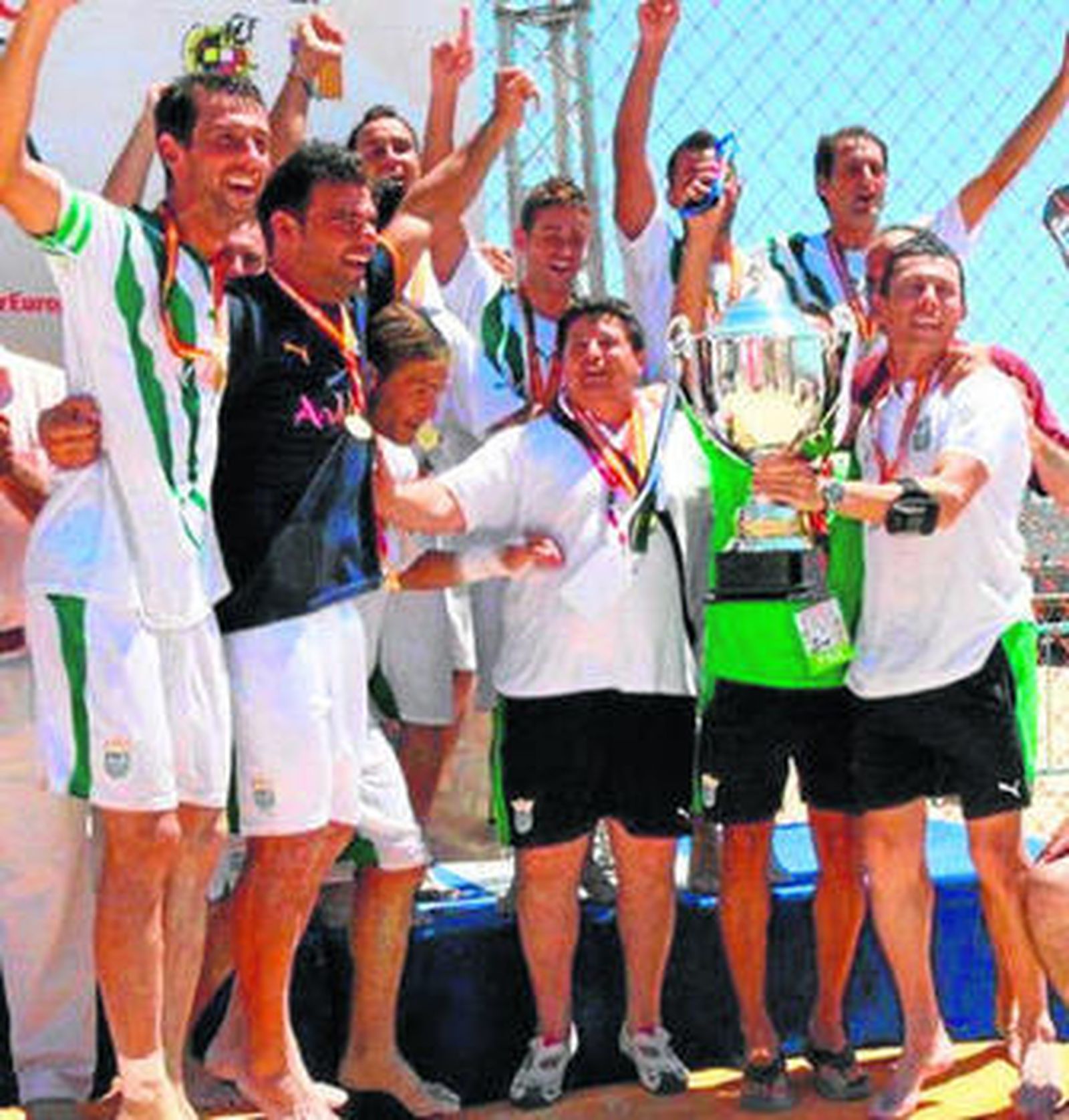 La selección andaluza, celebrando el título de campeones de España.